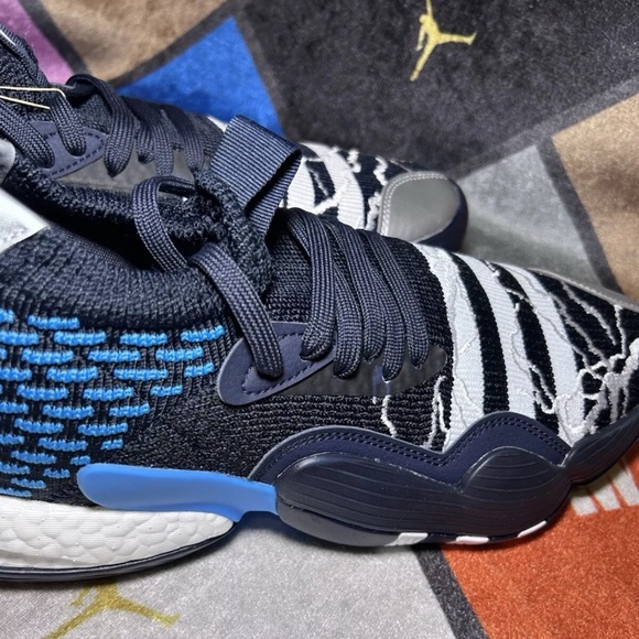 Adidas Trae Young 2 Basketball Shoes Boost in Navy Blue White Size 9.5 Mens - Picture 8 of 13